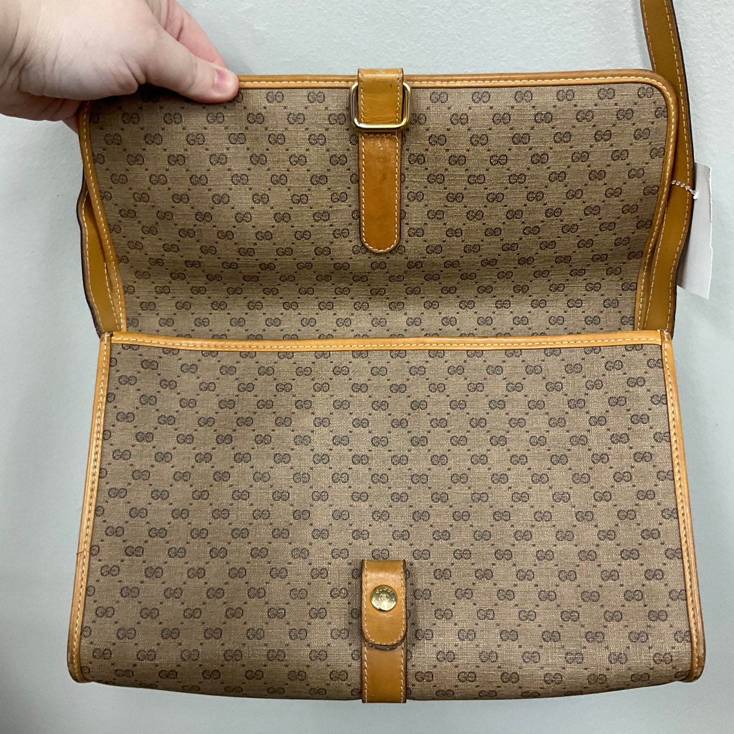 Crossbody Luxury Designer By Gucci, Size: Small