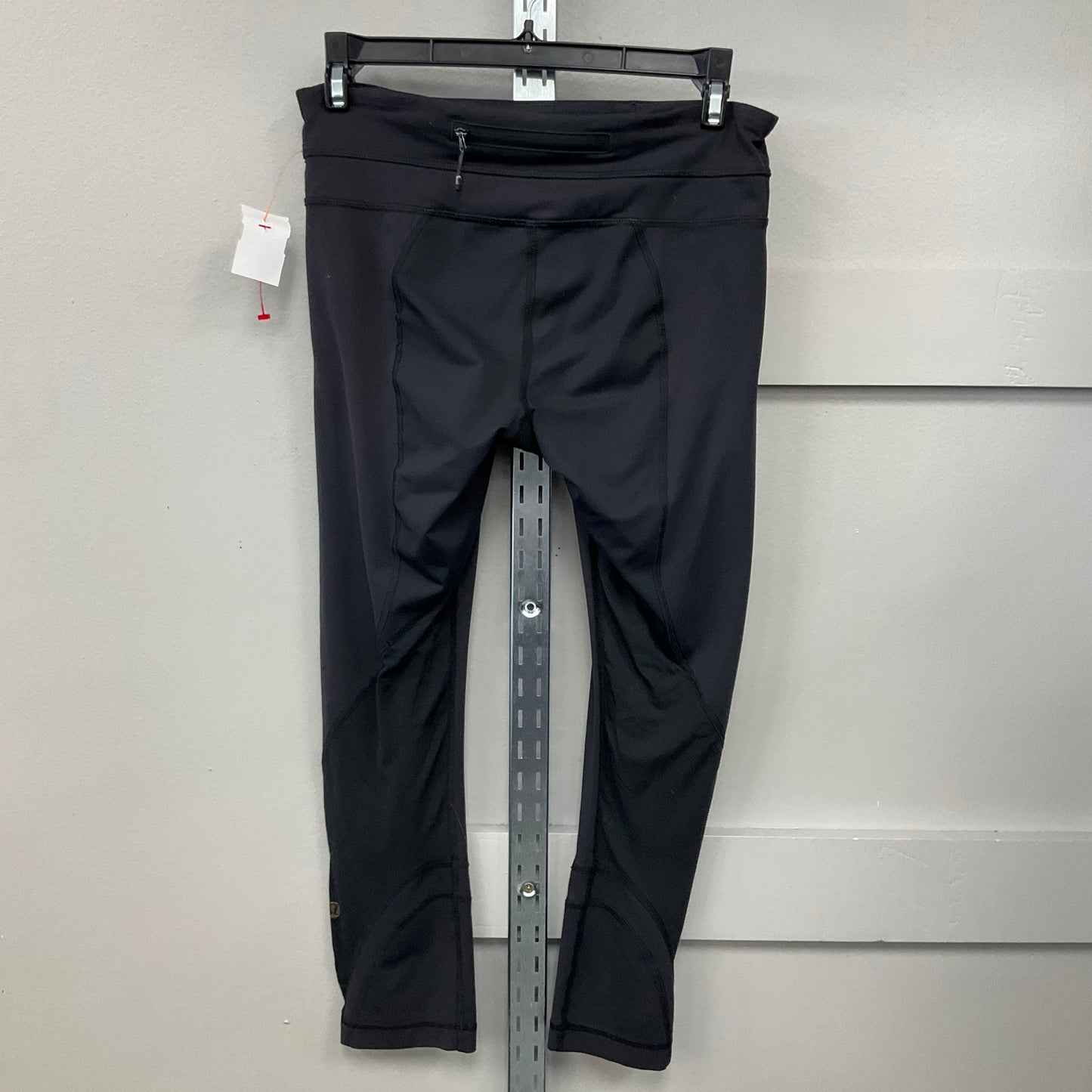 ATHLETIC LEGGINGS CAPRIS by LULULEMON In BLACK, Size: 4