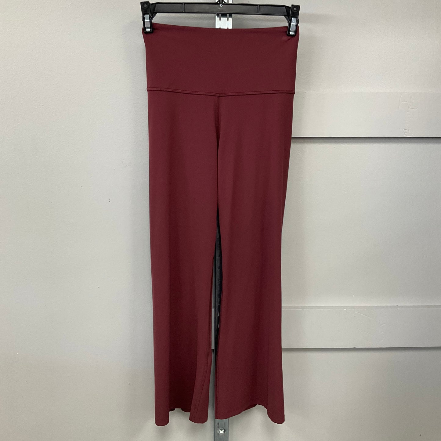 ATHLETIC LEGGINGS CAPRIS by LULULEMON In MAROON, Size: 4