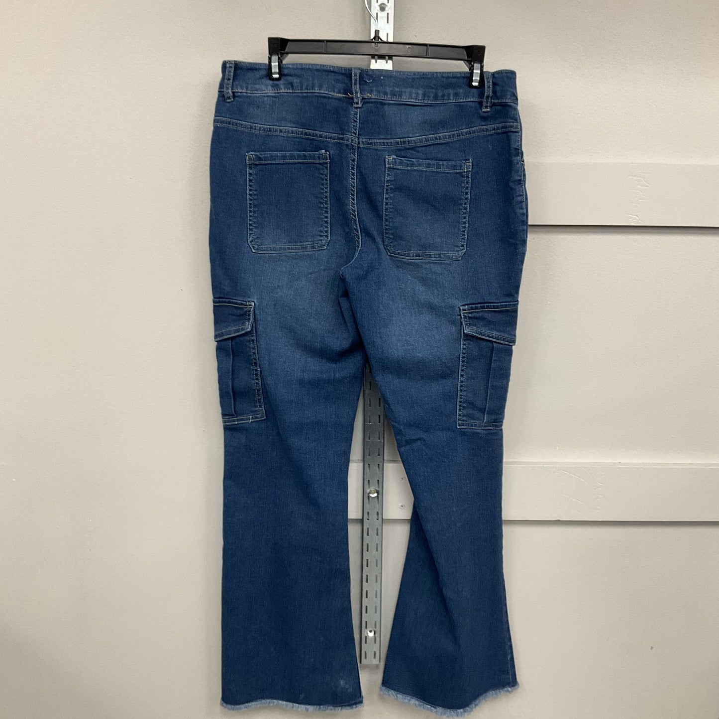 JEANS FLARED by CATO In BLUE DENIM, Size: 12