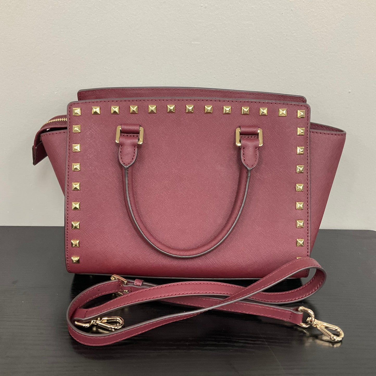 Handbag Designer By Michael Kors In Maroon, Size:Medium