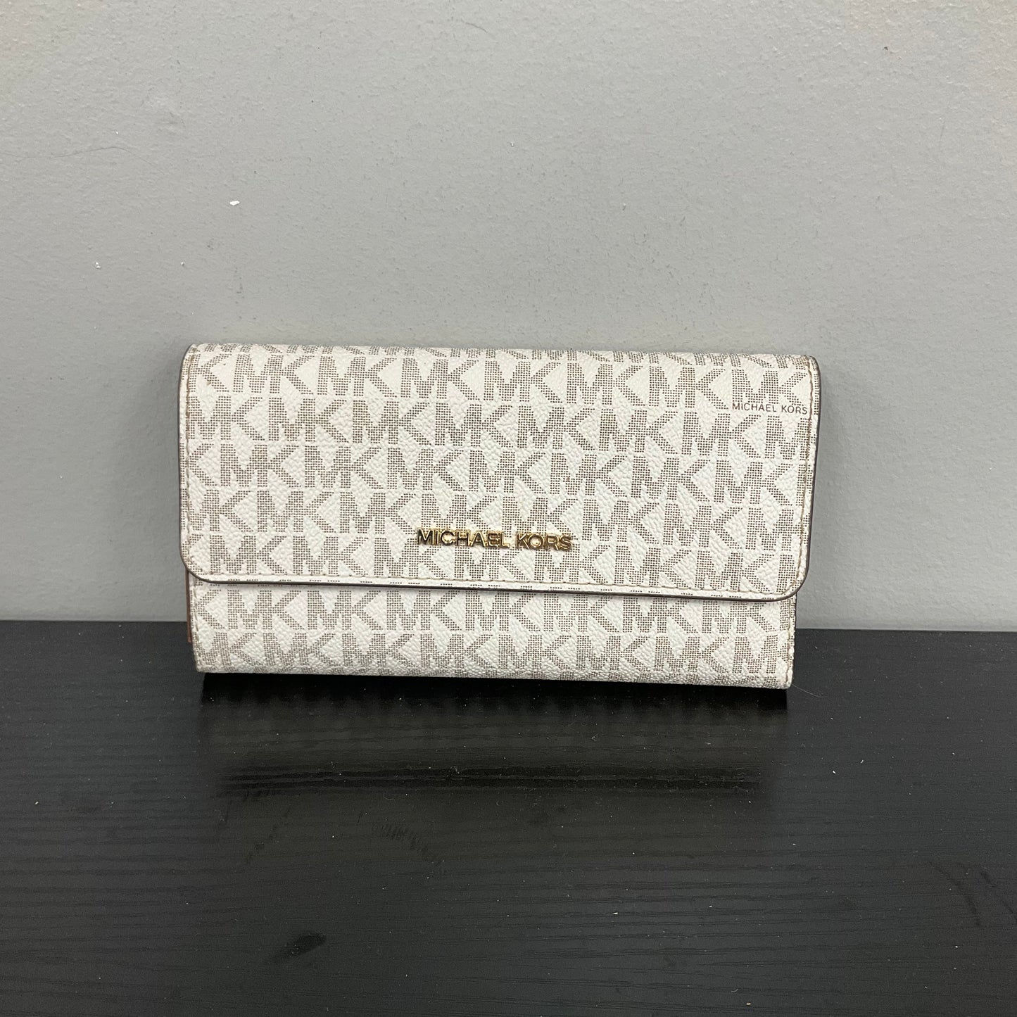 WALLET DESIGNER by MICHAEL KORS In CREAM, Size: SMALL