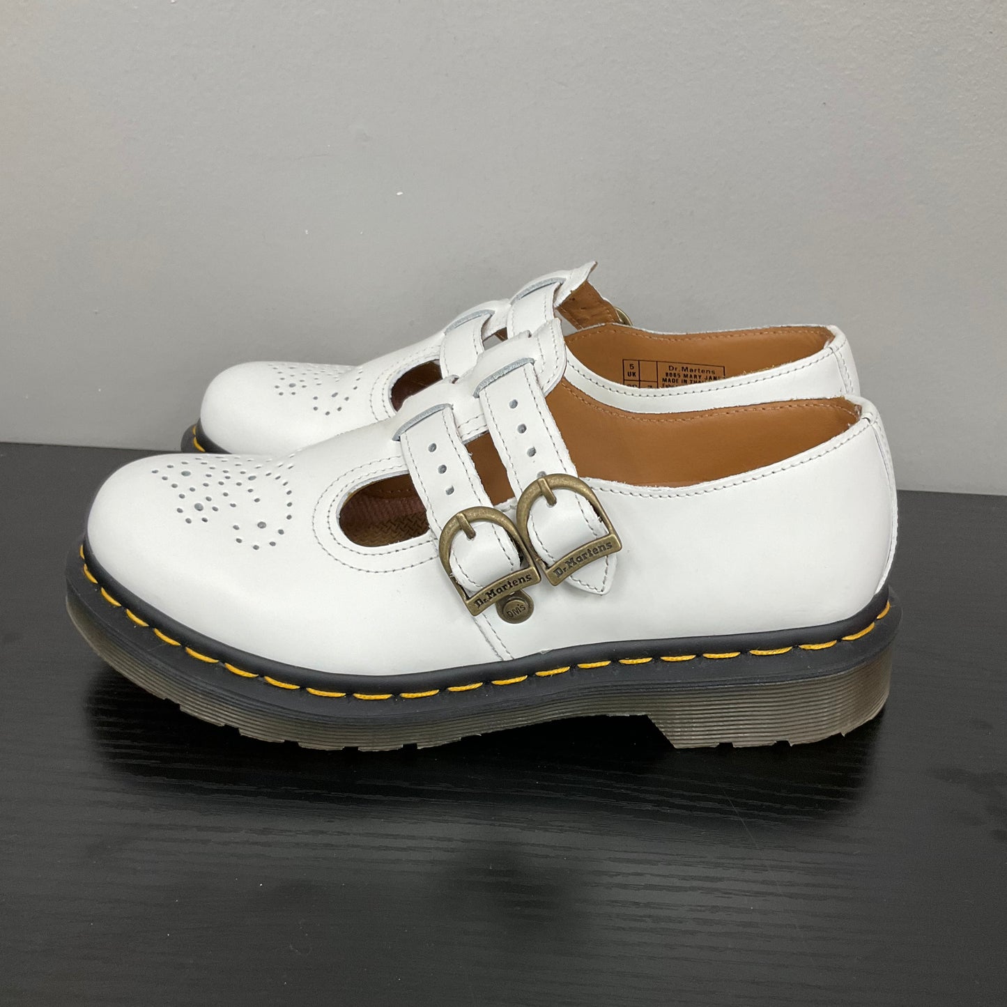 SHOES FLATS by DR MARTENS In WHITE, Size: 7