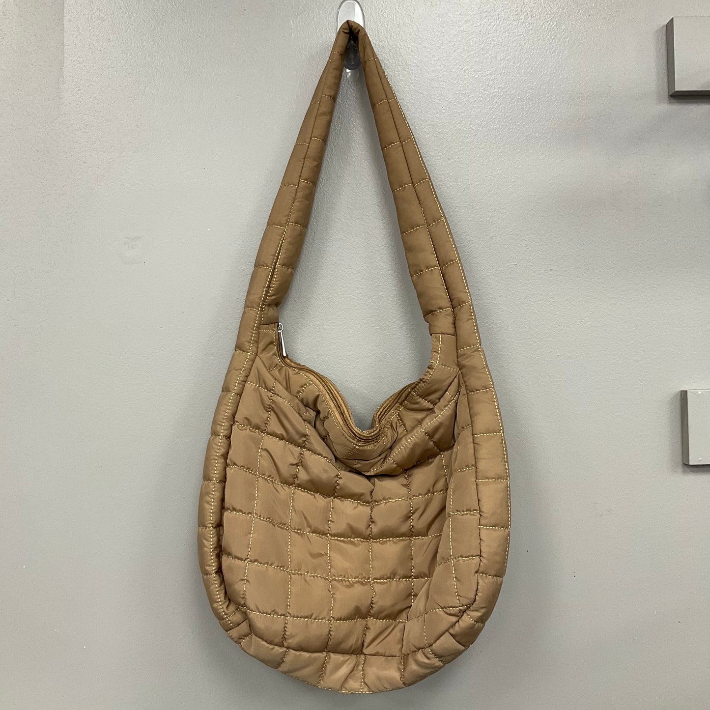 CROSSBODY by    CLOTHES MENTOR In TAN, Size: MEDIUM