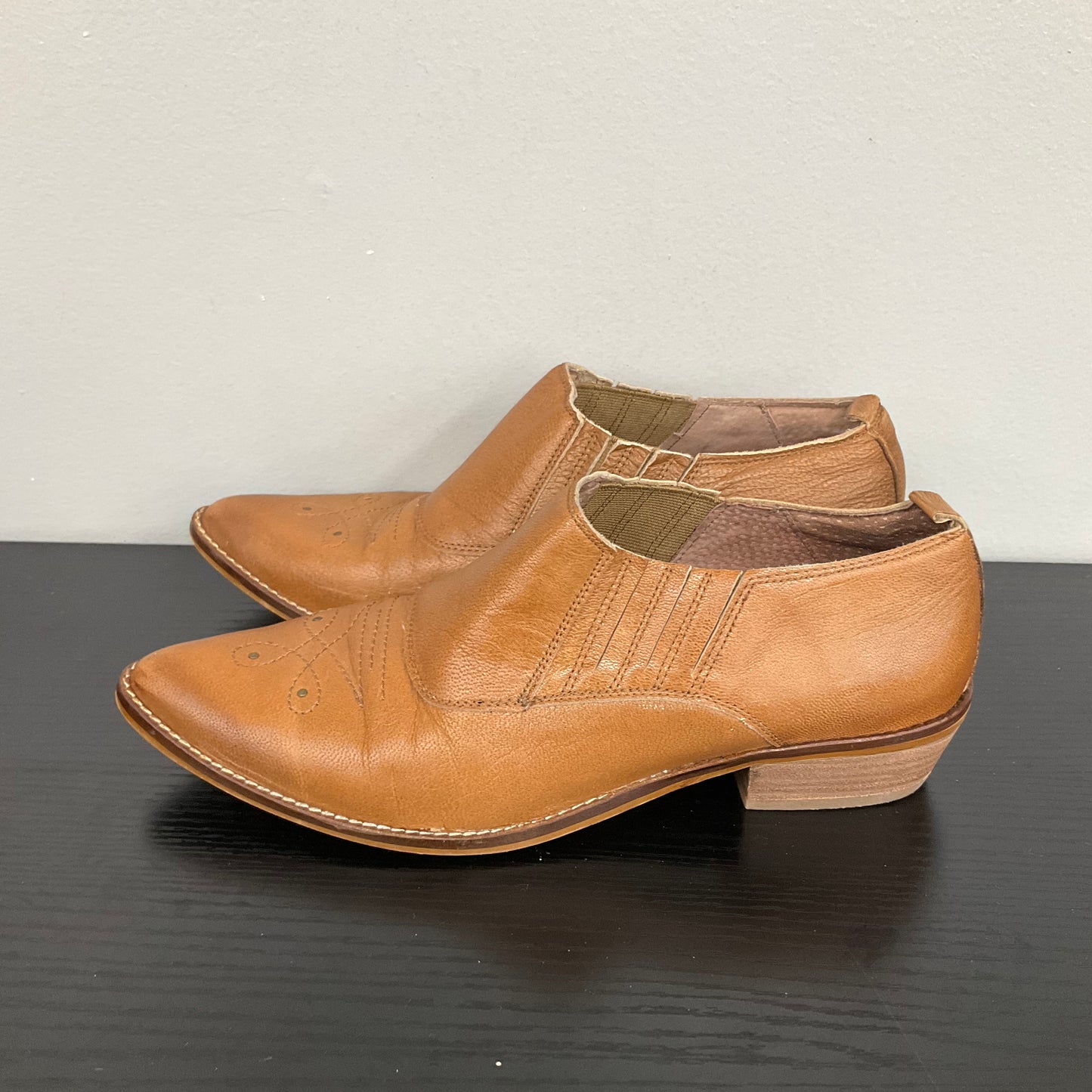 SHOES FLATS by SIXTYSEVEN In BROWN, Size: 7.5