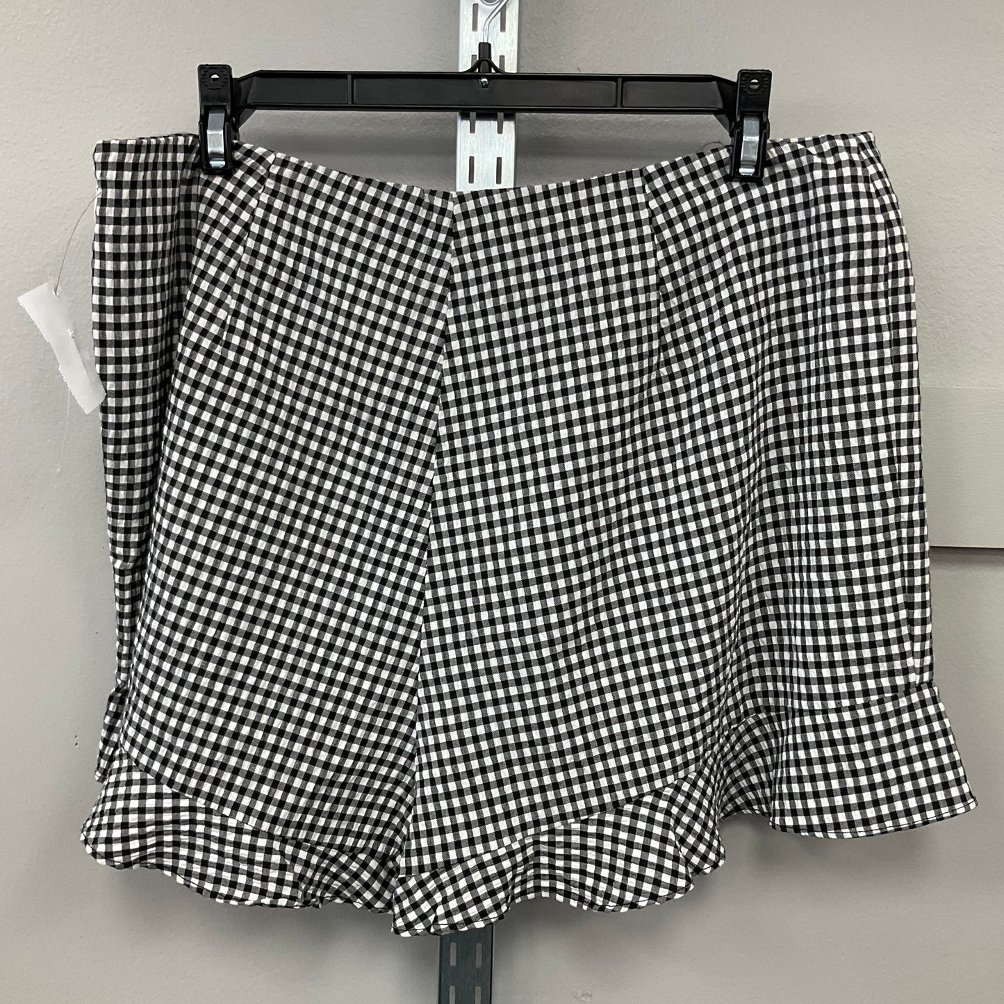 SHORTS by GIANNI BINI In BLACK & WHITE, Size: 12