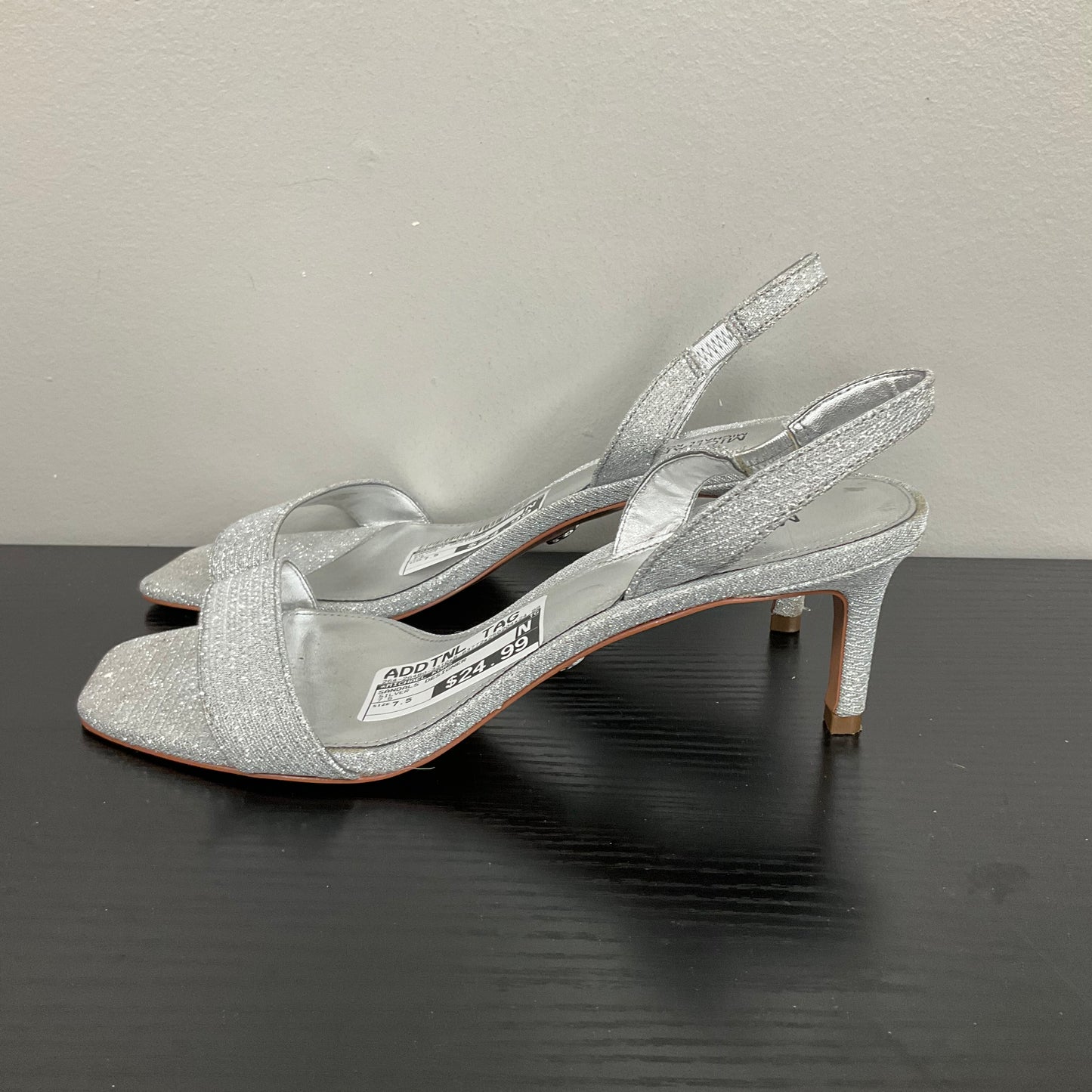 SANDALS DESIGNER by MICHAEL KORS In SILVER, Size: 7.5