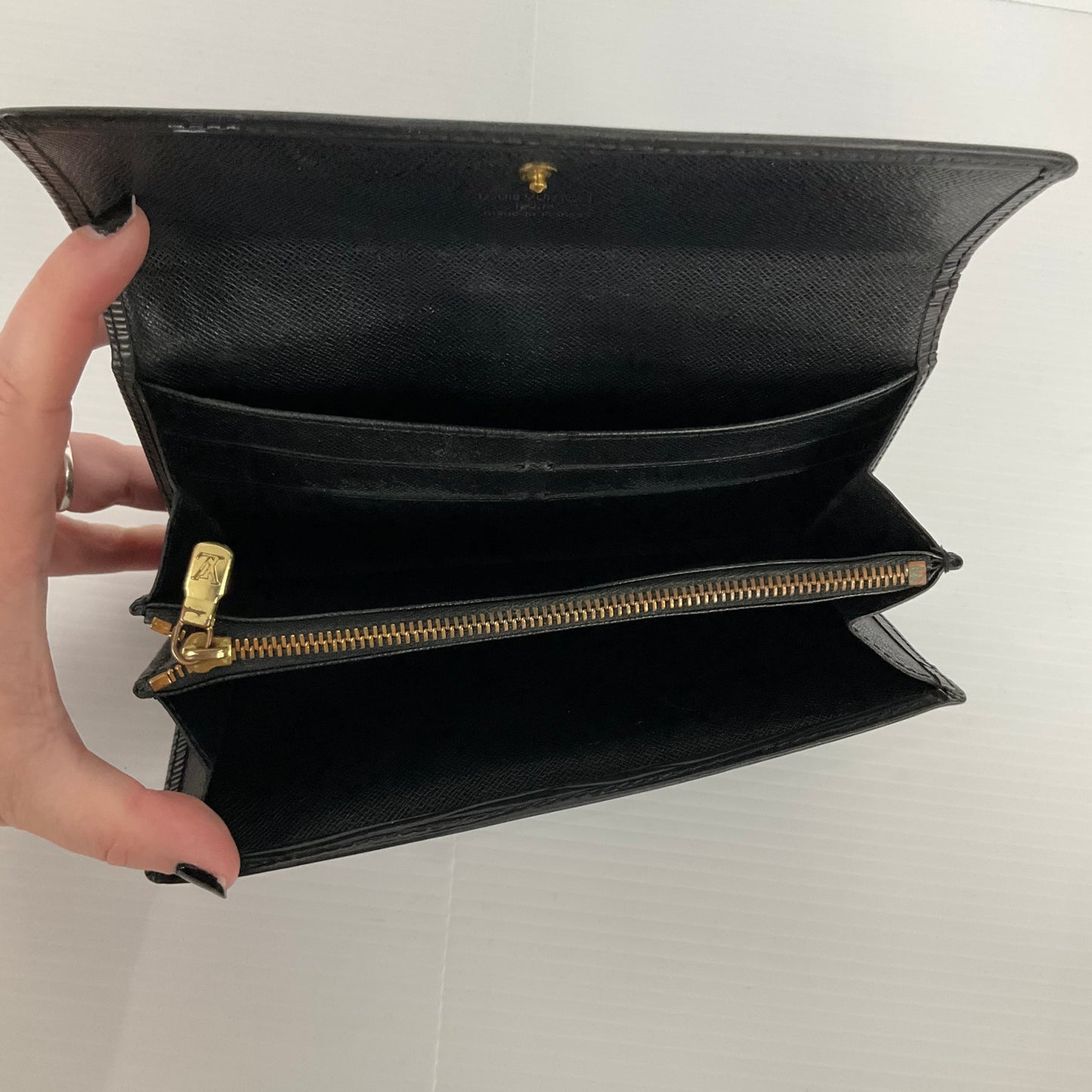 Epi Wallet Luxury Designer By Louis Vuitton, Size: Medium