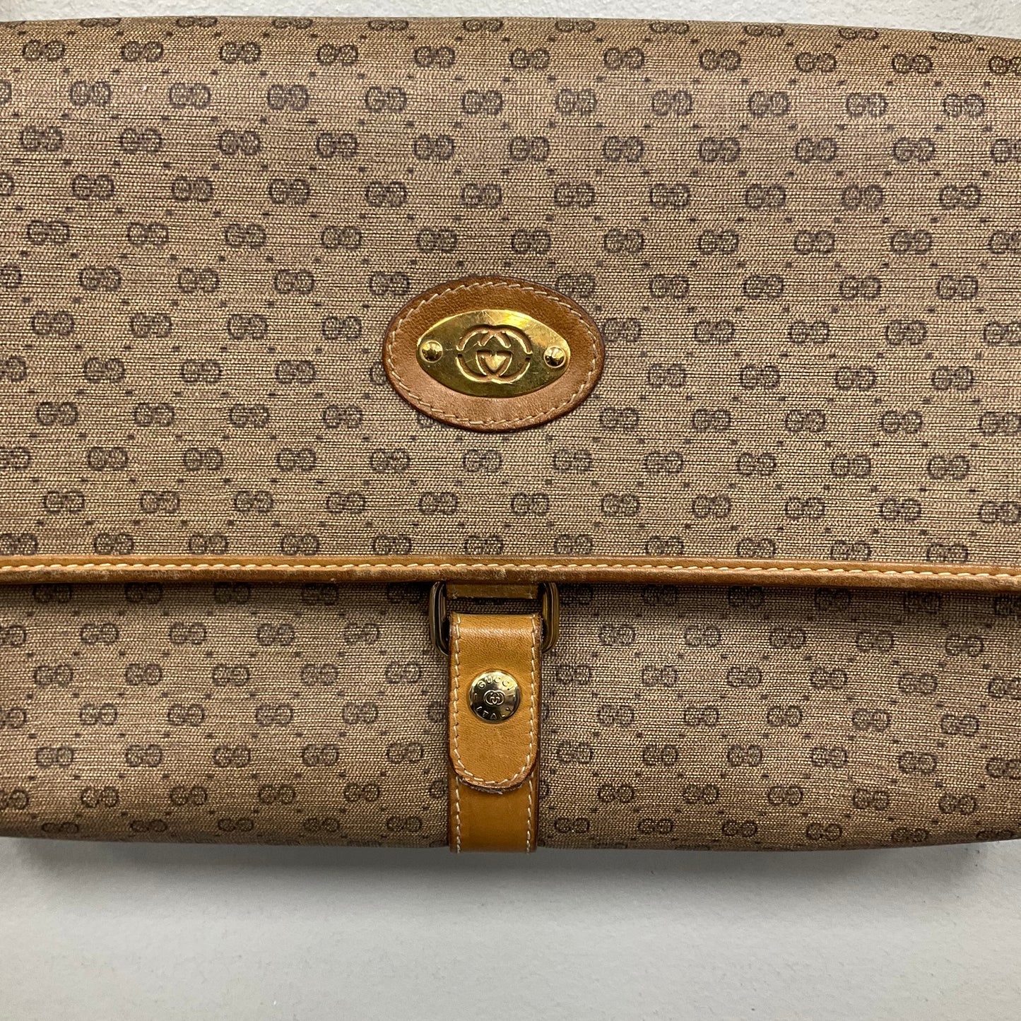 Crossbody Luxury Designer By Gucci, Size: Small