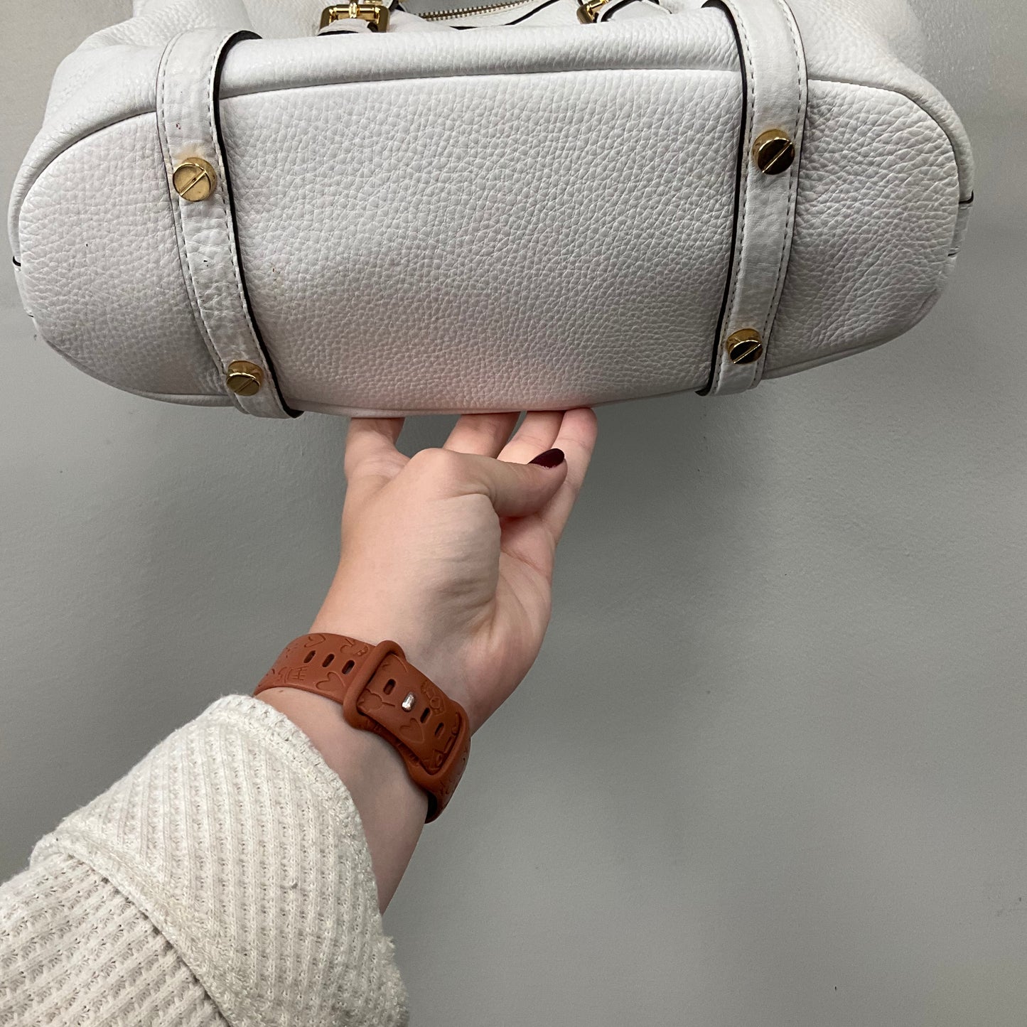 Handbag Designer By Michael Kors In White, Size:Medium