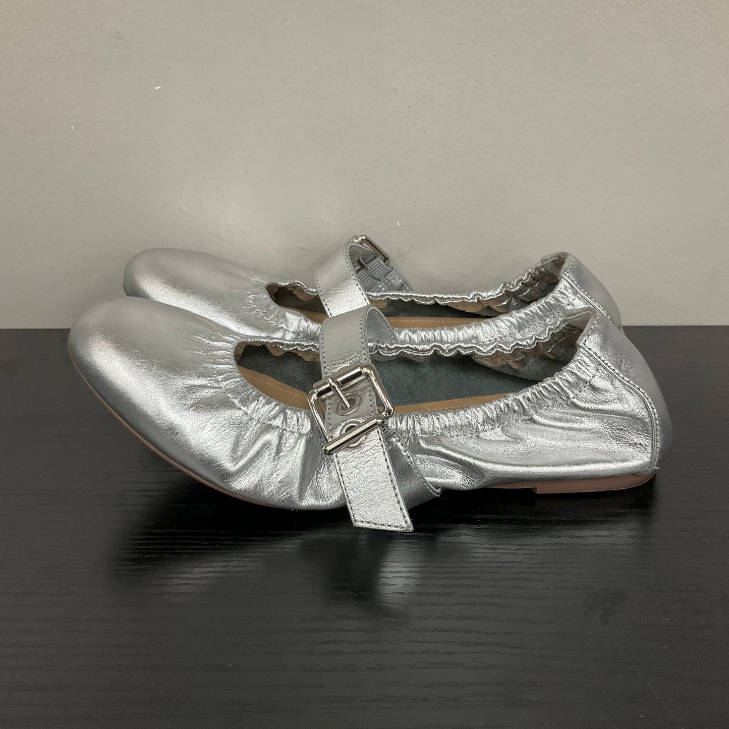 SHOES FLATS by SCHUTZ In SILVER, Size: 6.5