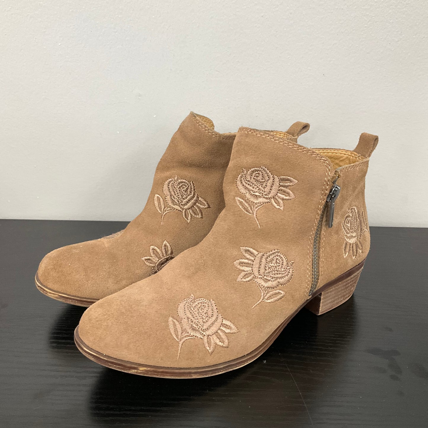 BOOTS ANKLE HEELS by LUCKY BRAND In BROWN, Size: 8