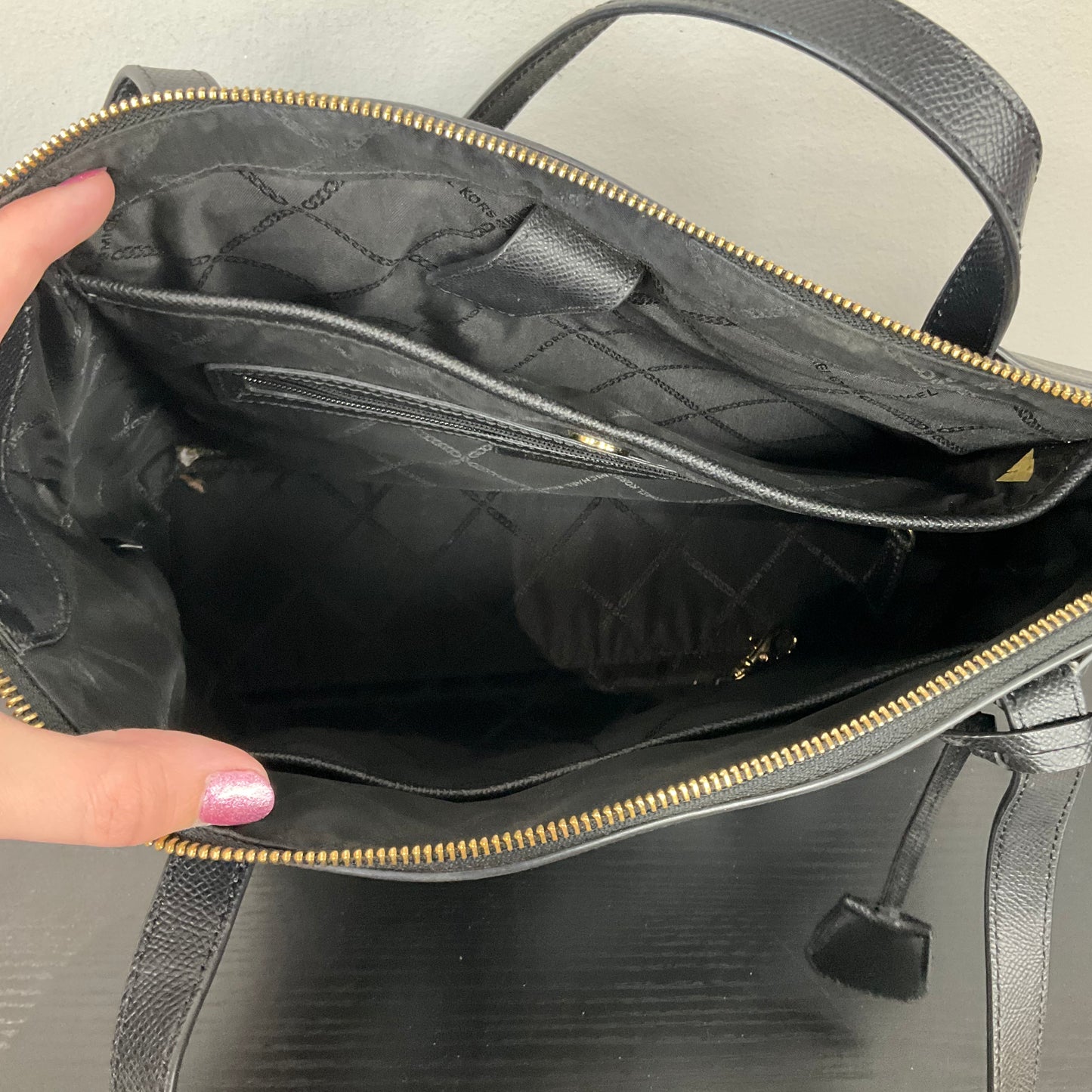 Handbag Designer By Michael Kors In Black, Size:Large