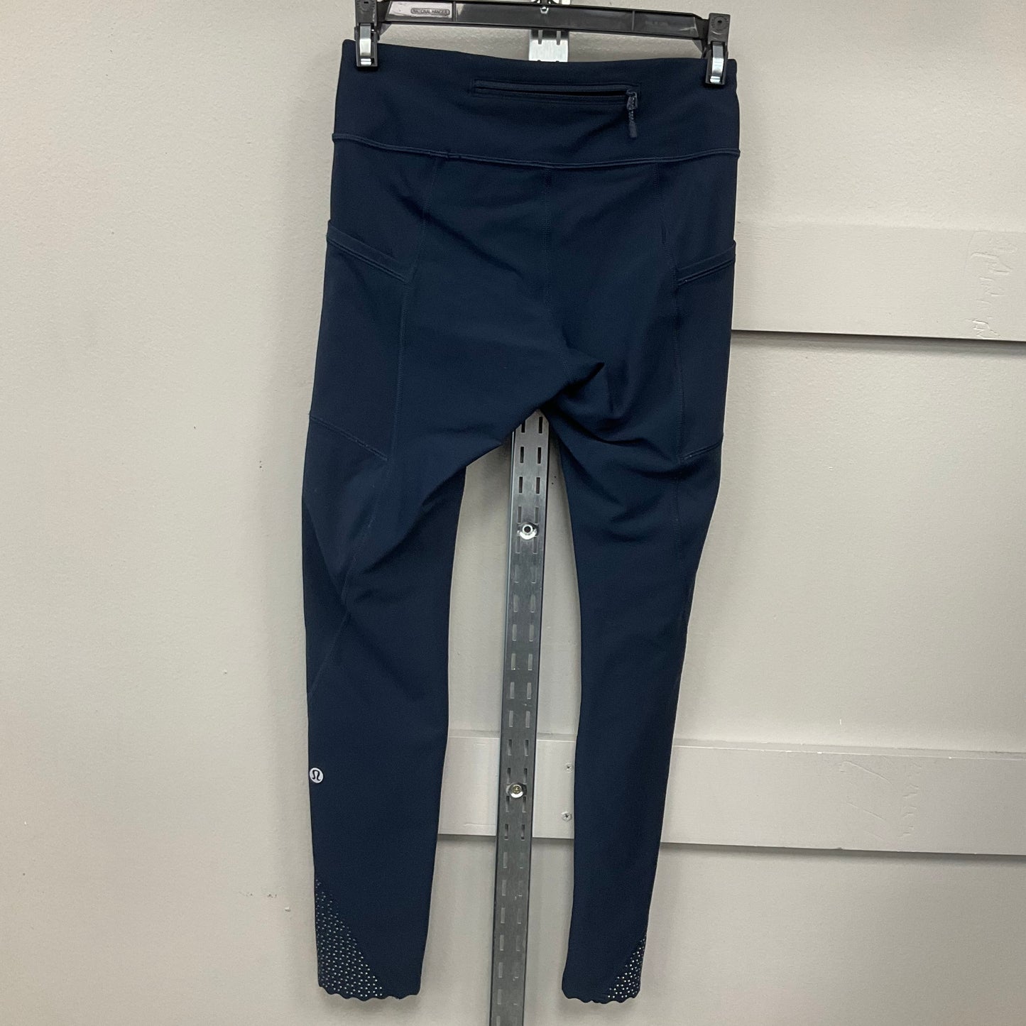 Athletic Leggings Capris By Lululemon In Navy, Size:4