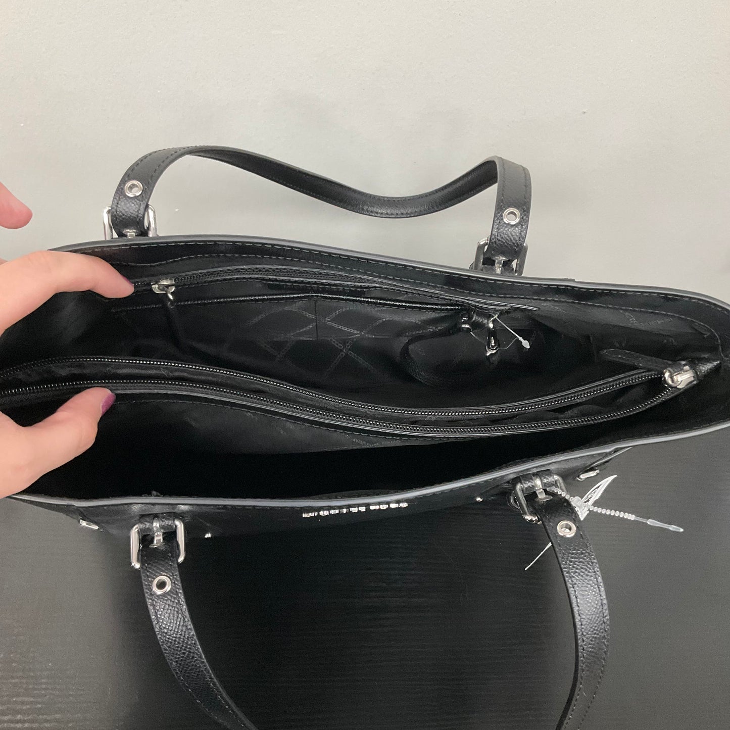Handbag Designer By Michael Kors In Black, Size:Large