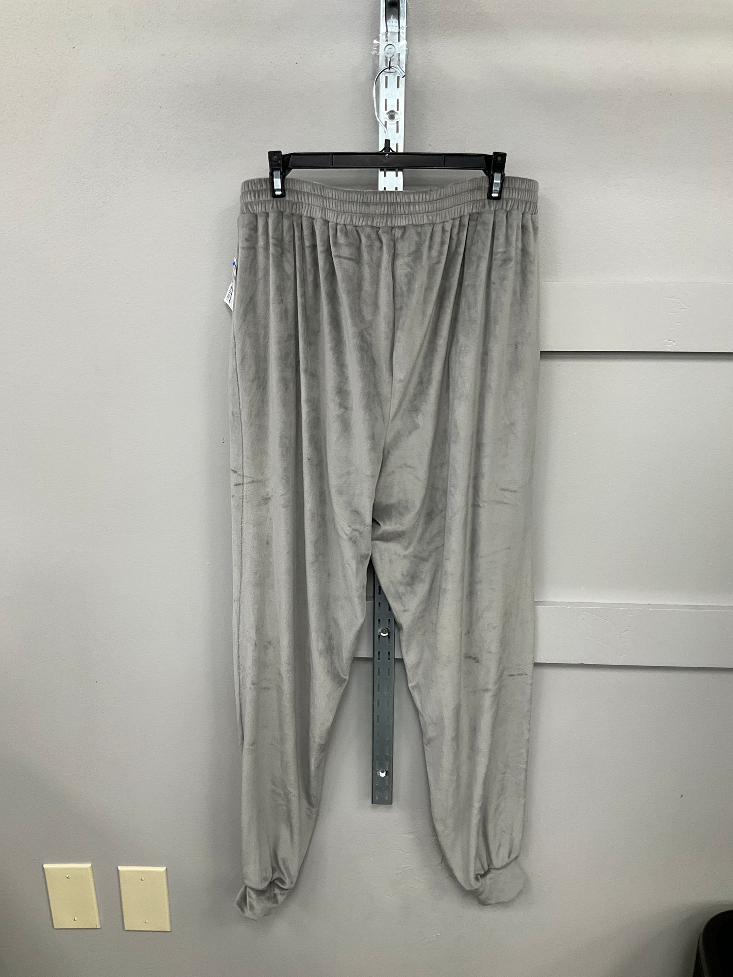 ATHLETIC PANTS by SKIMS In GREY, Size: L