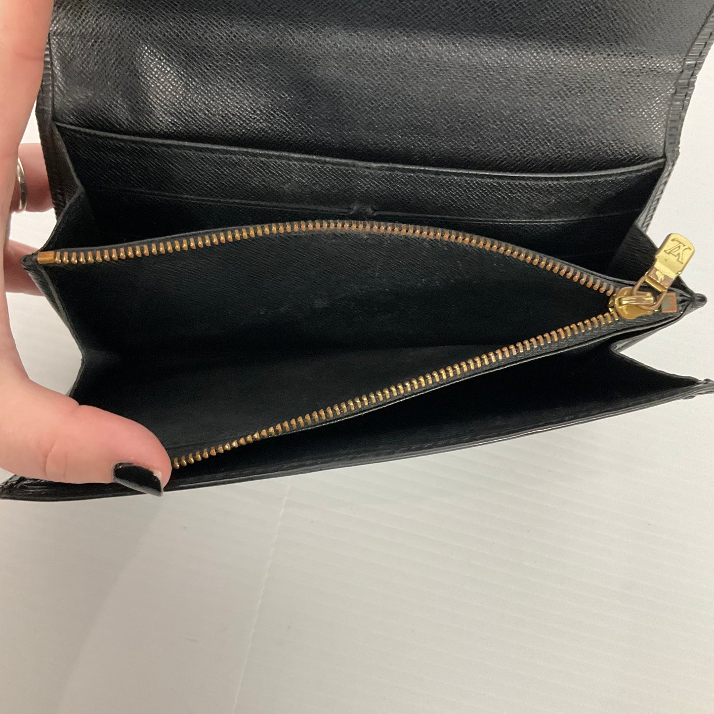 Epi Wallet Luxury Designer By Louis Vuitton, Size: Medium