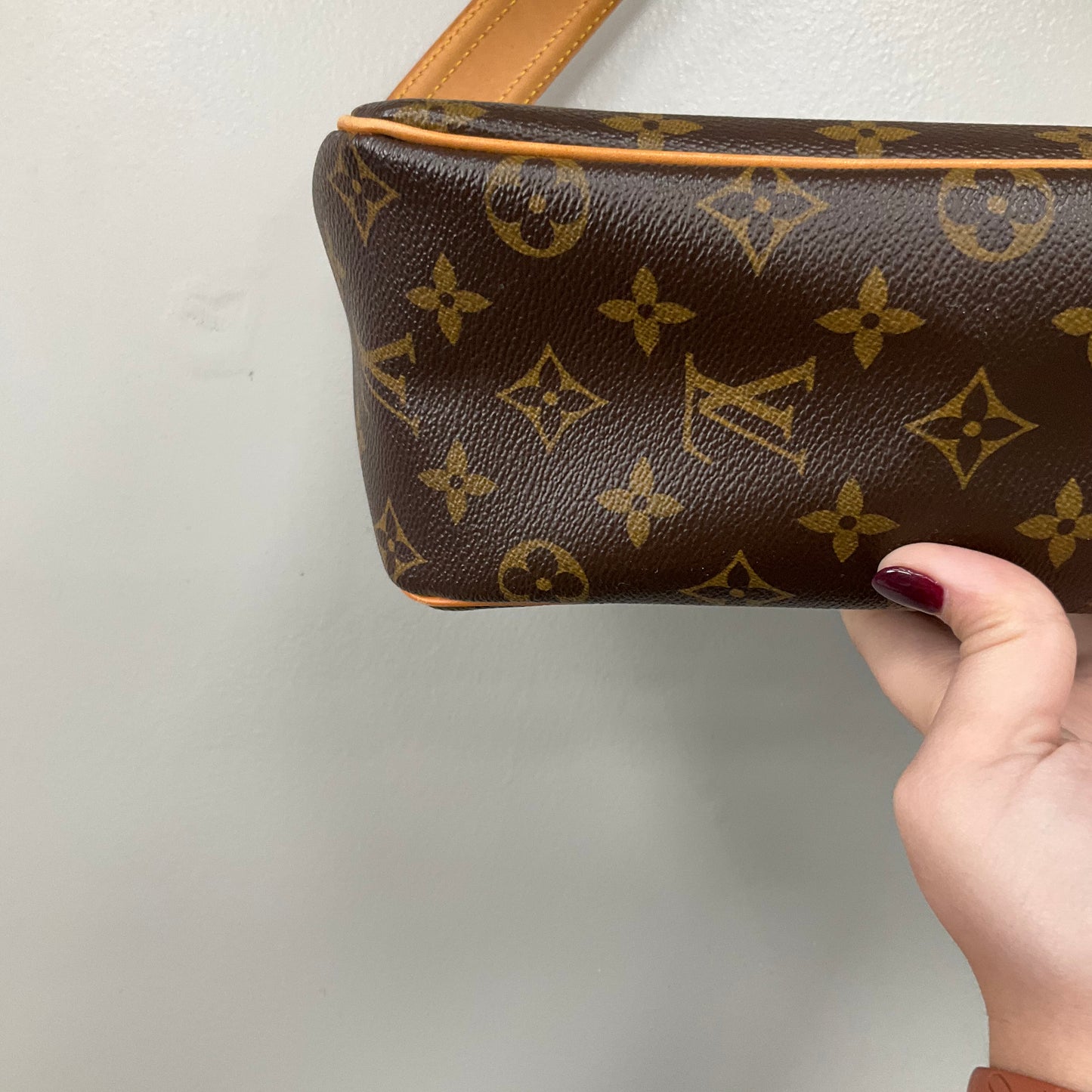 Handbag Luxury Designer By Louis Vuitton In Brown, Size:Medium