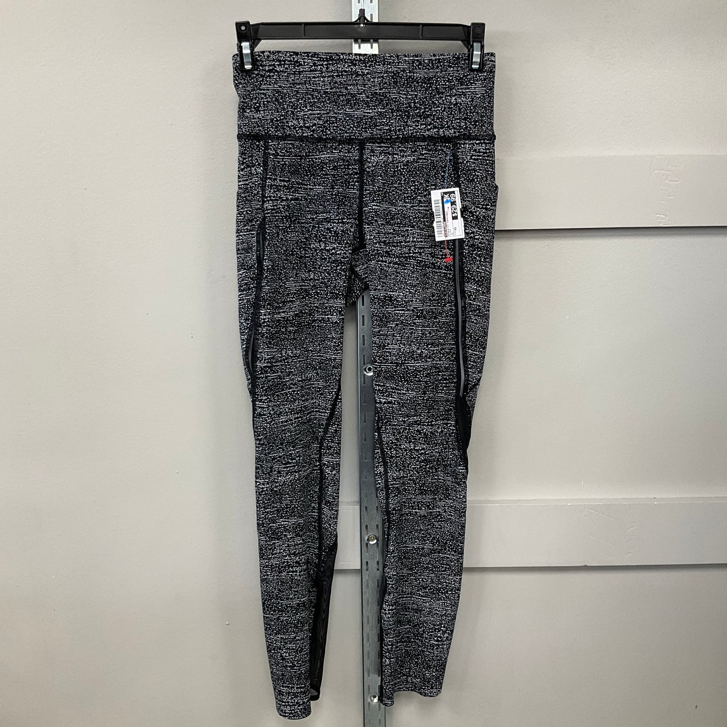 ATHLETIC LEGGINGS by LULULEMON In BLACK, Size: 4