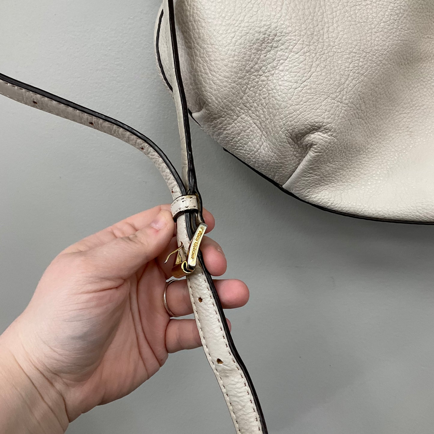 Handbag Designer By Michael Kors In Cream, Size:Medium