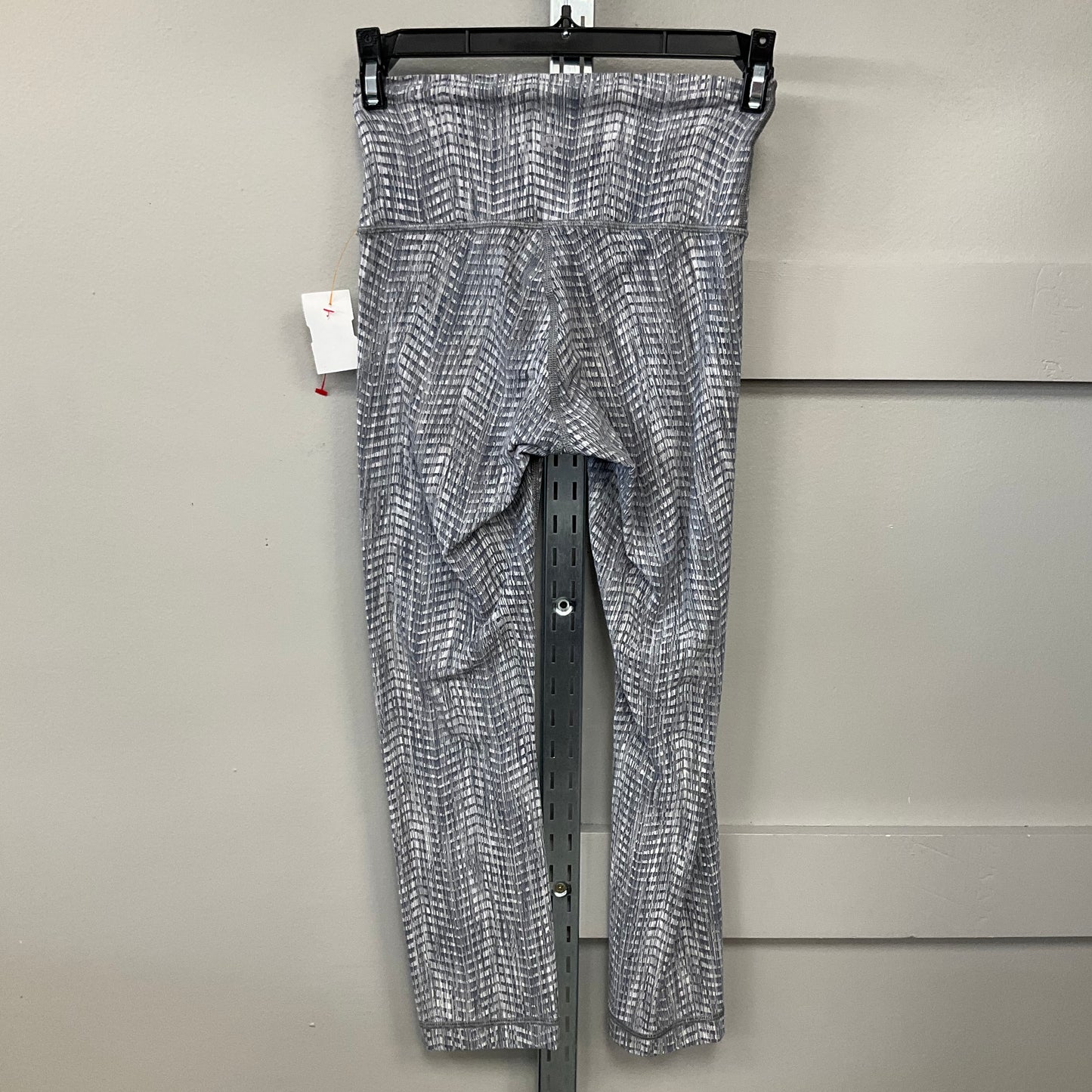 ATHLETIC LEGGINGS CAPRIS by LULULEMON In GREY, Size: 2