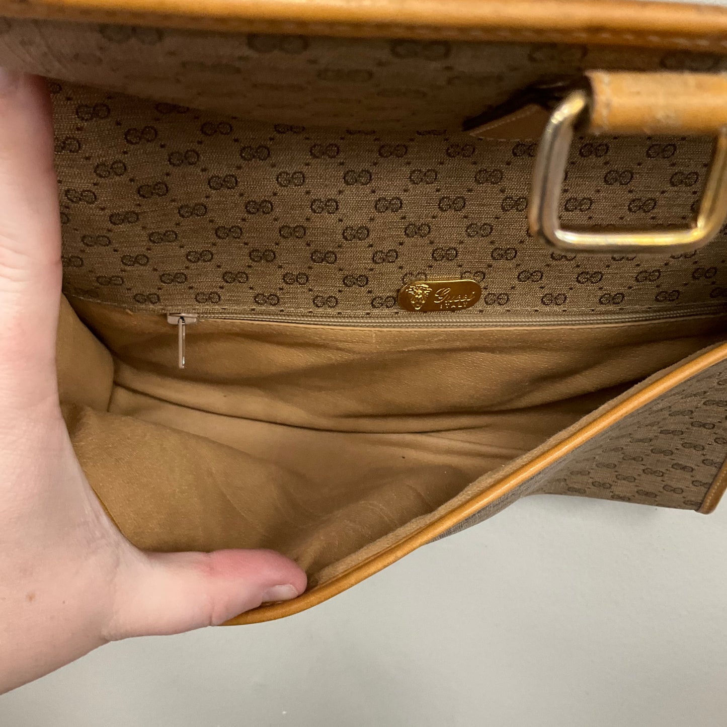 Crossbody Luxury Designer By Gucci, Size: Small