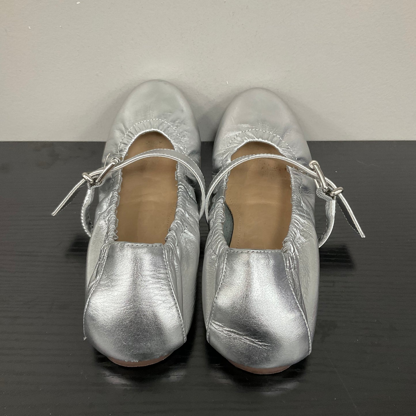 SHOES FLATS by SCHUTZ In SILVER, Size: 6.5