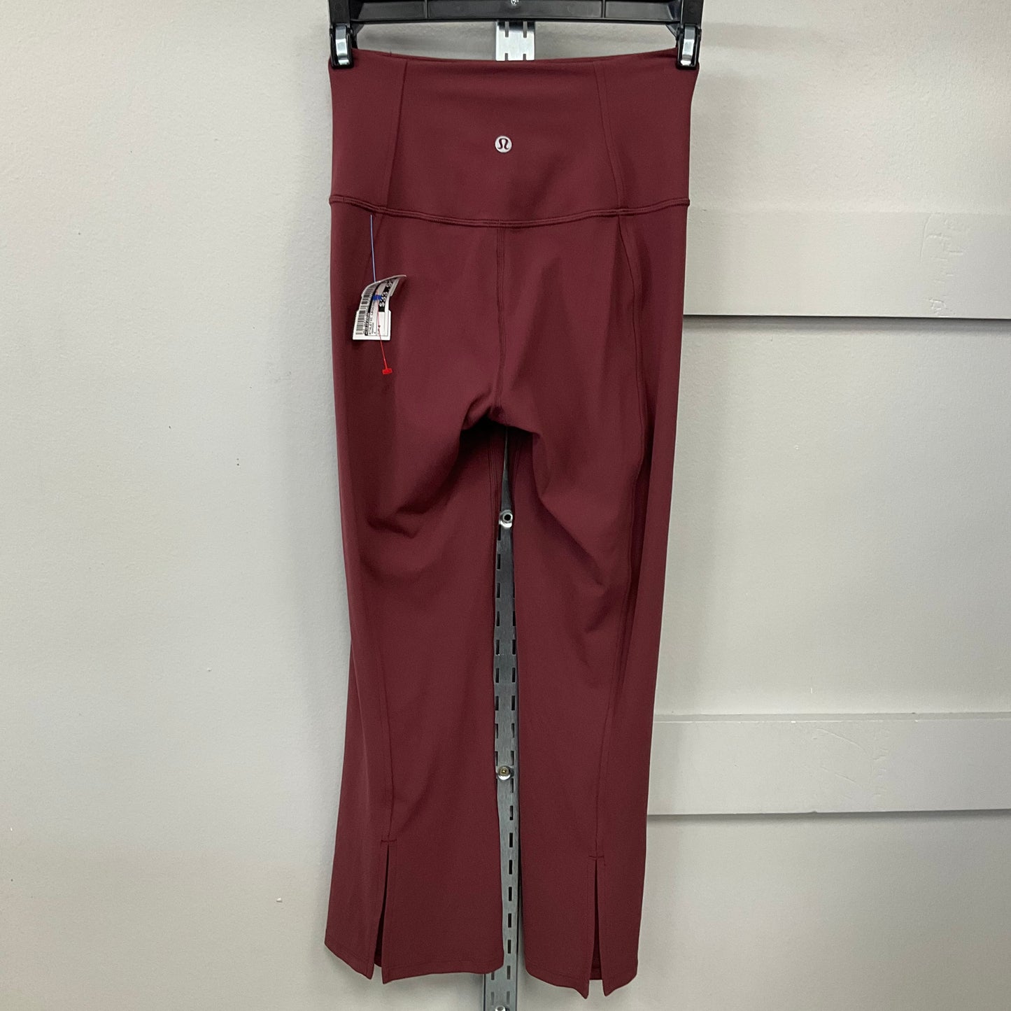 ATHLETIC LEGGINGS CAPRIS by LULULEMON In MAROON, Size: 4