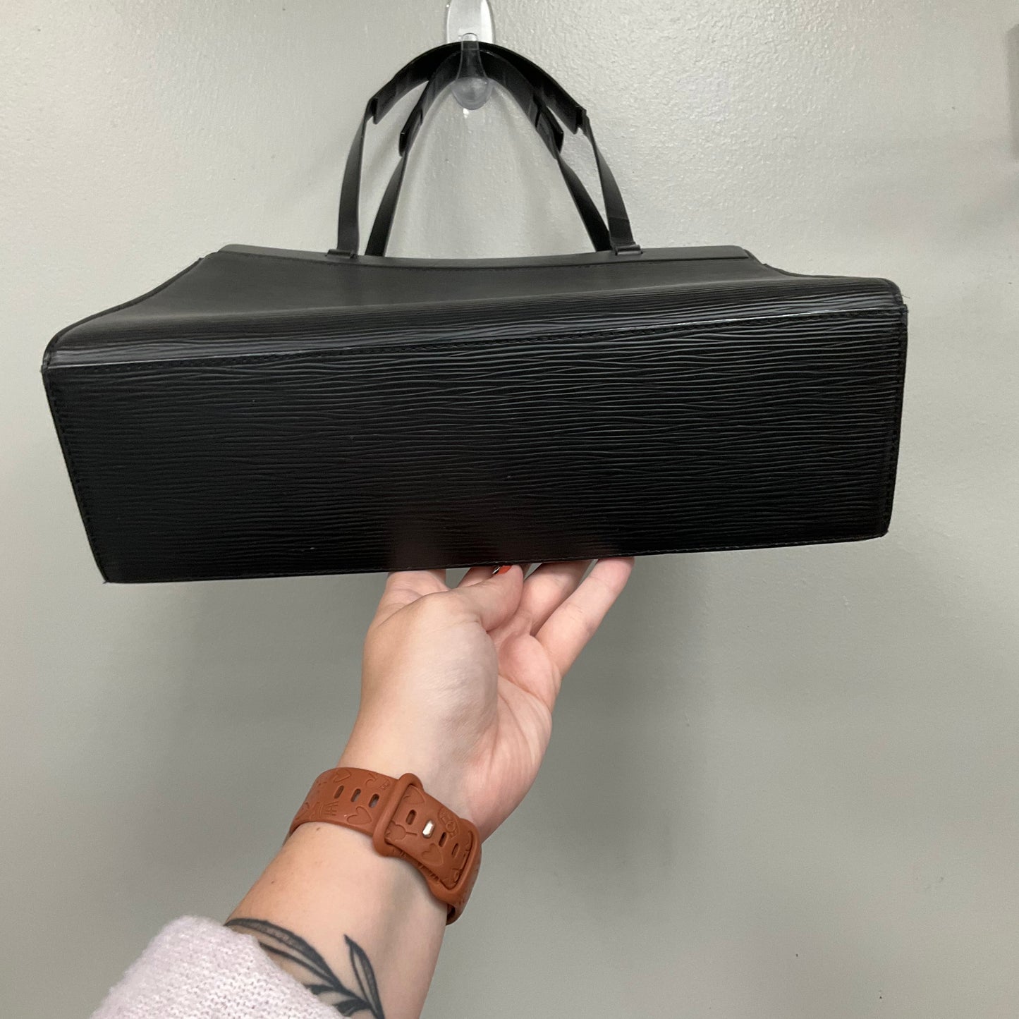 Handbag Luxury Designer By Louis Vuitton In Black, Size:Medium