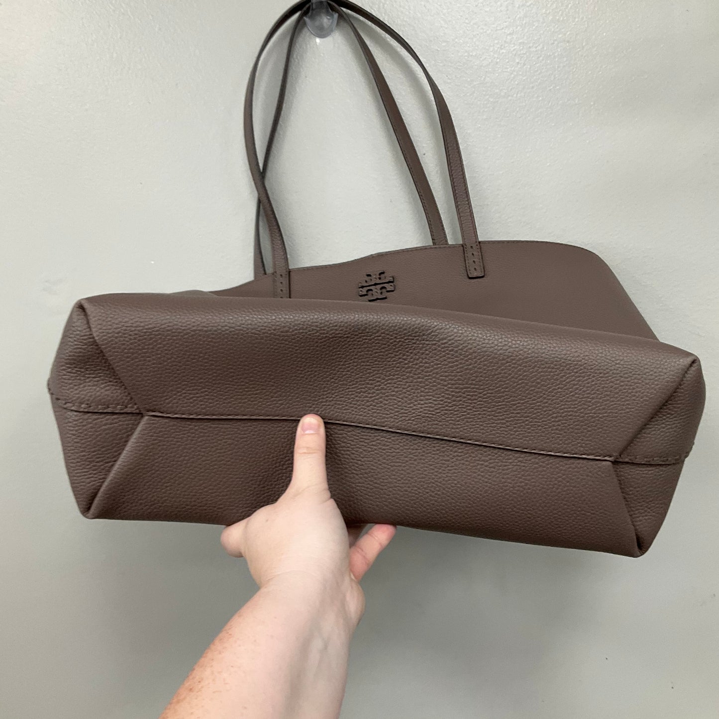 Handbag Designer By Tory Burch In Taupe, Size:Large