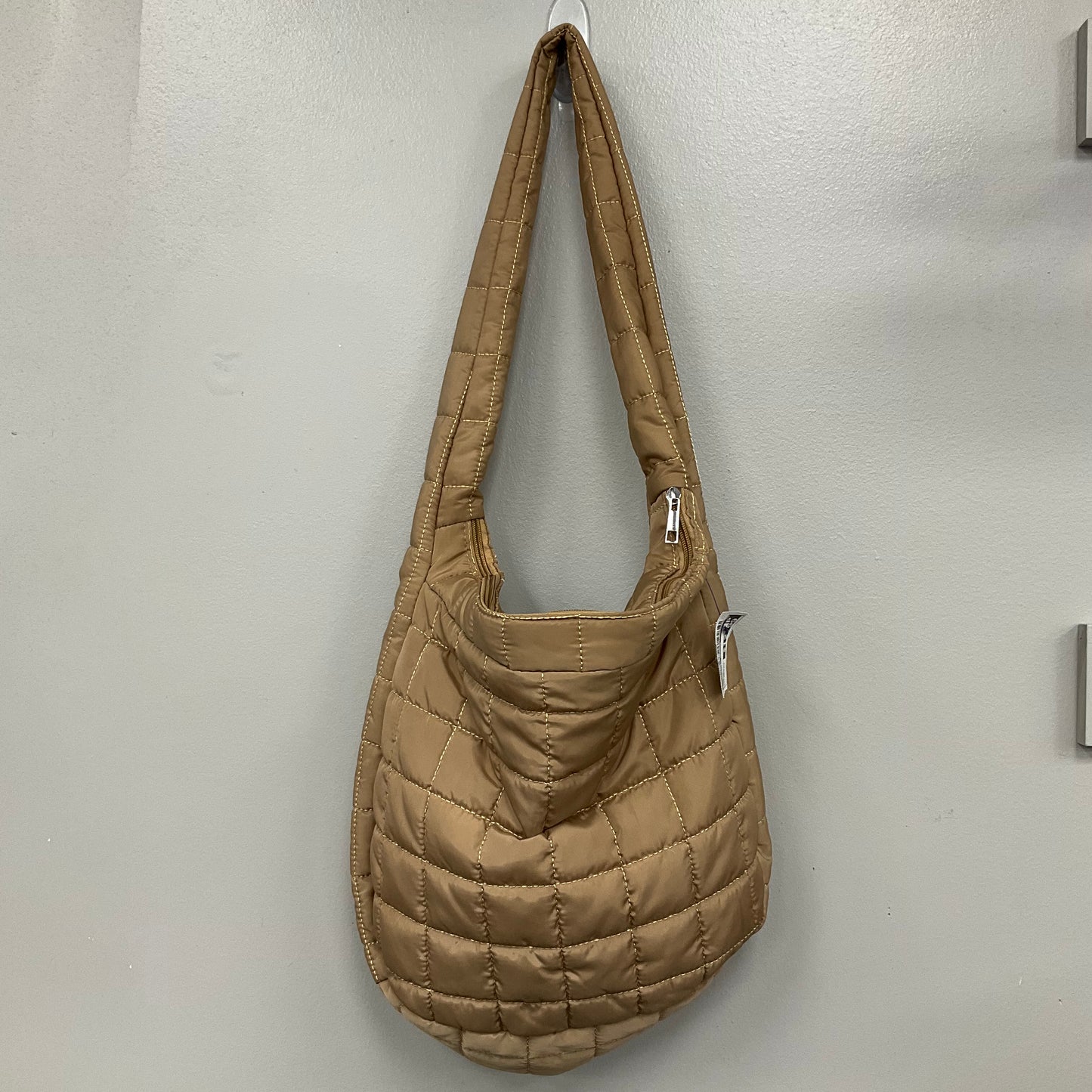 CROSSBODY by    CLOTHES MENTOR In TAN, Size: MEDIUM