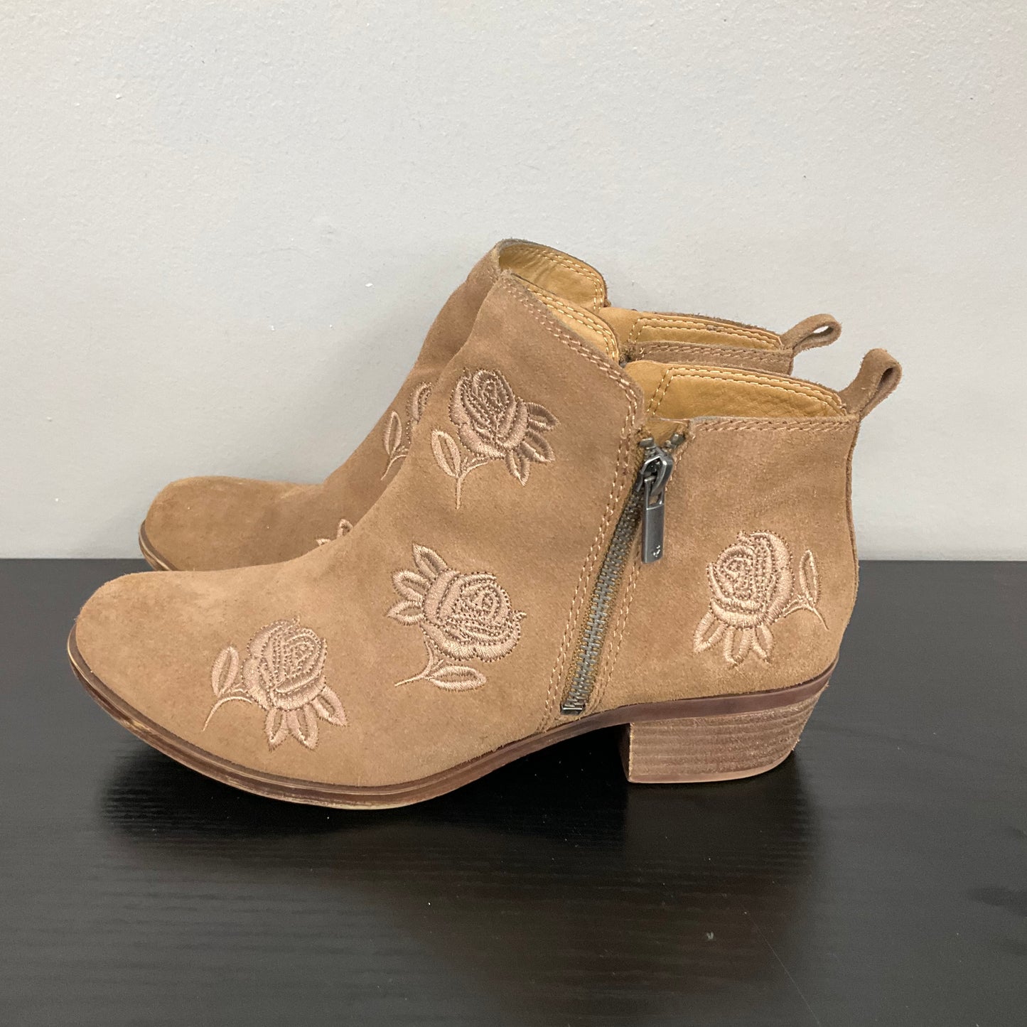 BOOTS ANKLE HEELS by LUCKY BRAND In BROWN, Size: 8