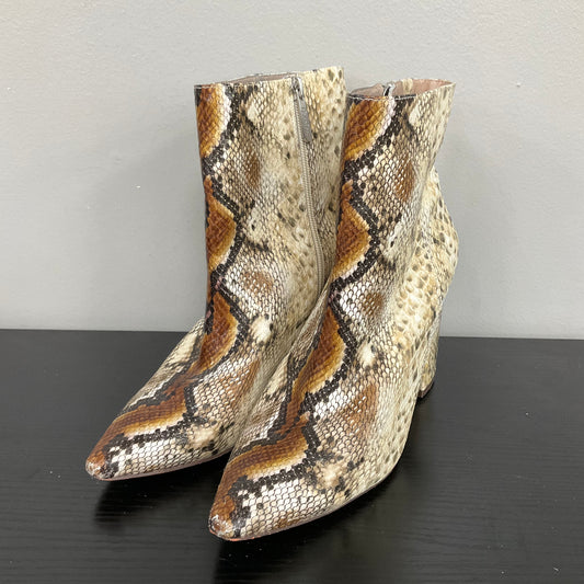 BOOTS ANKLE HEELS by CHARLES BY CHARLES DAVID In SNAKESKIN PRINT, Size: 9.5
