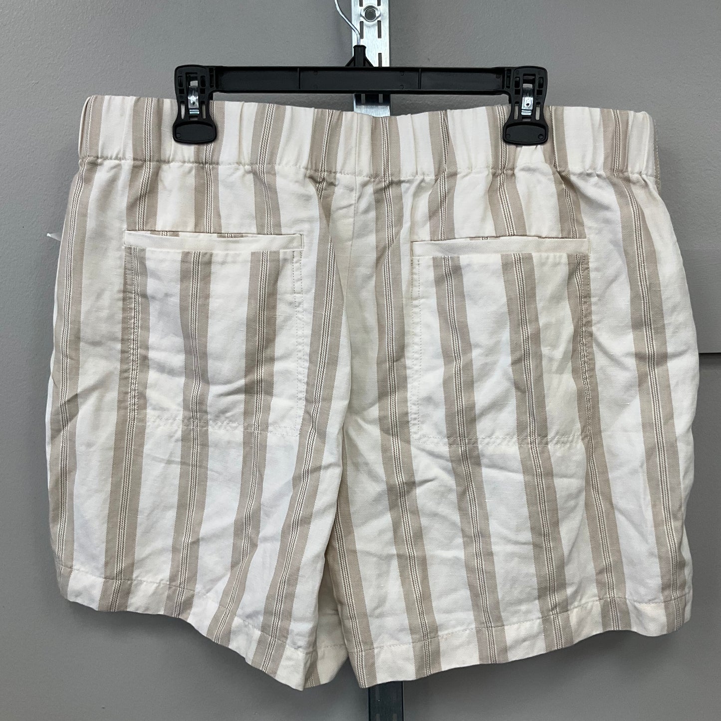 SHORTS by BANANA REPUBLIC In STRIPED PATTERN, Size: XL